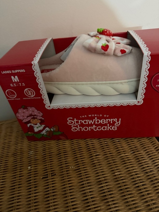 Strawberry Shortcake Shoes - Strawberry Shortcake Women's Pink Plush Bow Slippers